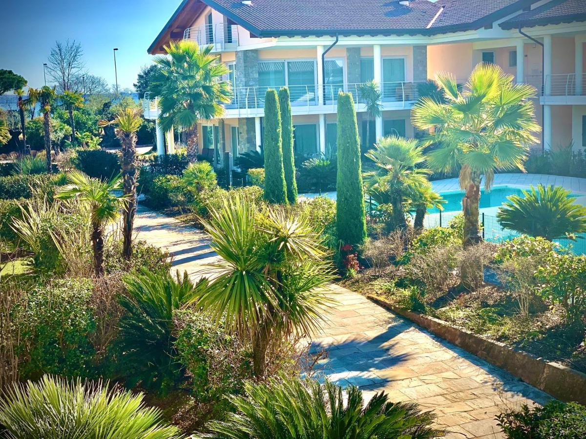 Sky Fort Garda View Сирмионе Екстериор снимка
